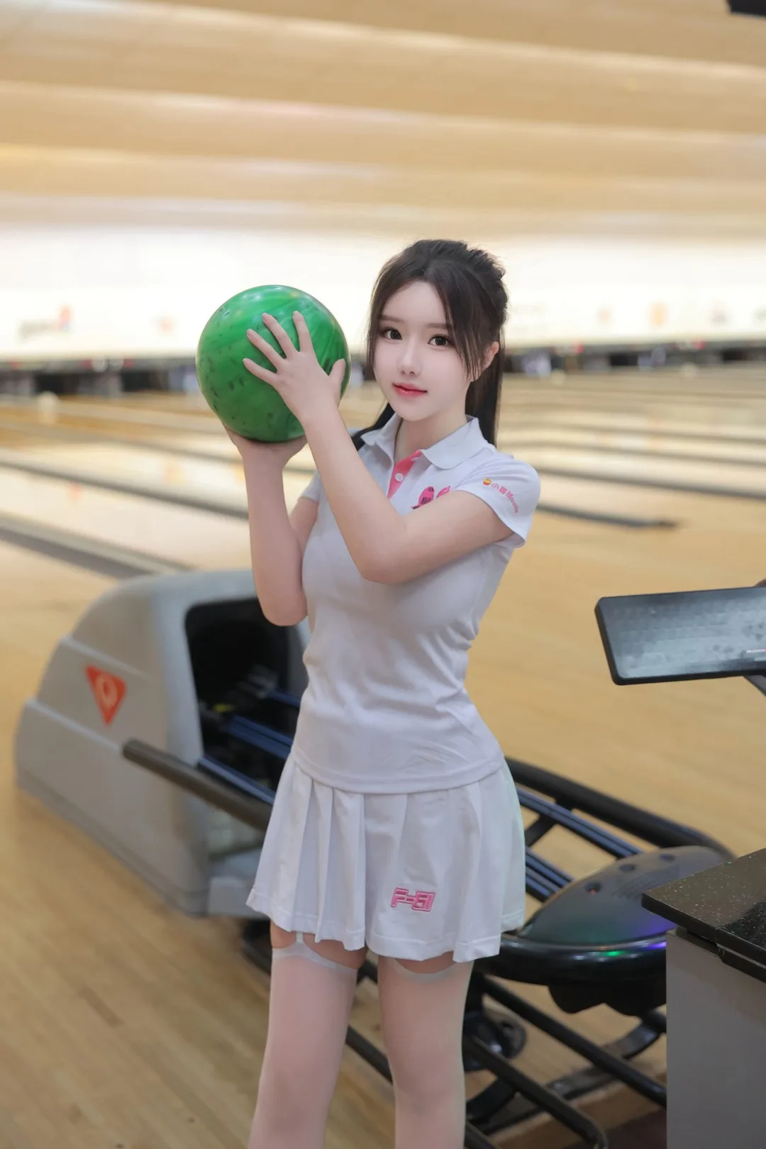 小薯条nienie - 内部私购无水印写真10套 7GB-密语社
