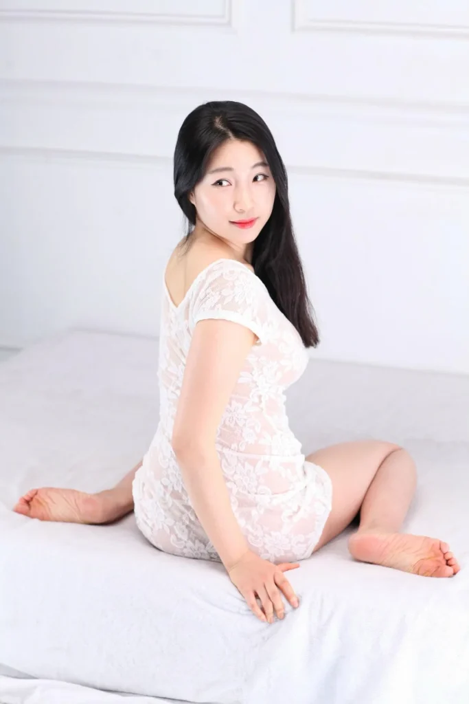 图片[1]-韩模 고은｜706P 1.75GB柔弧美学[韩系视觉手记] MOE339期精选-密语社