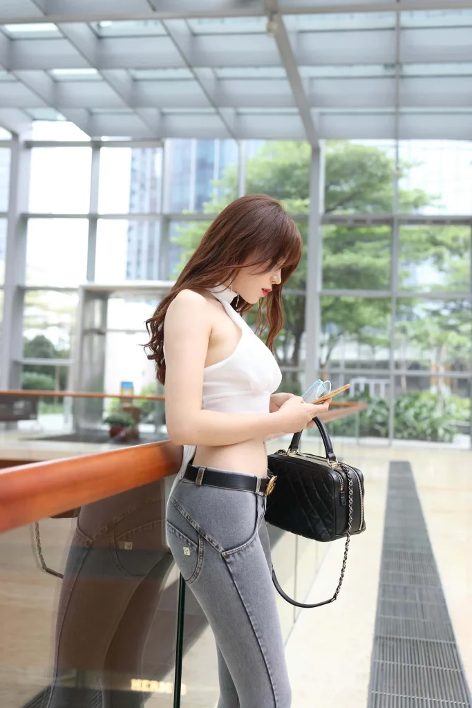 图片[3]-街拍美女芝芝：都市丽人牛仔裤系列高清图片视频 [124P1V 3.4GB]-密语社