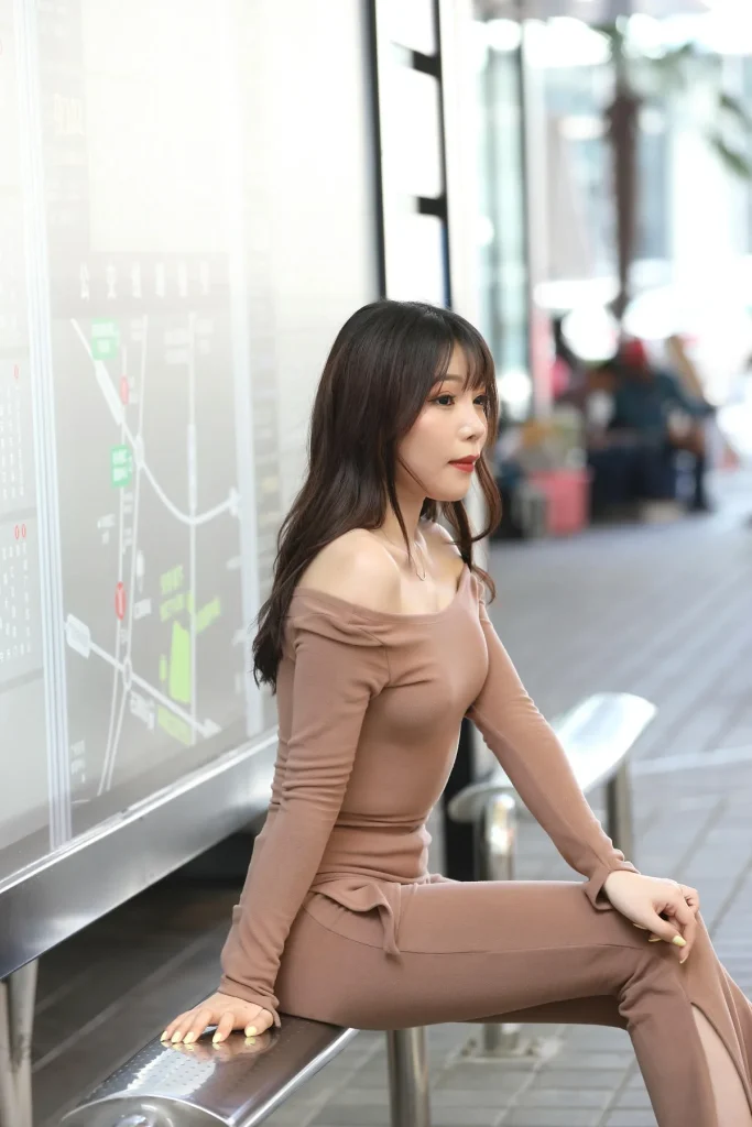 图片[8]-芝芝Booty街头时尚：范家辉一抹火星红美女集 [233P2V高清 9GB]-密语社
