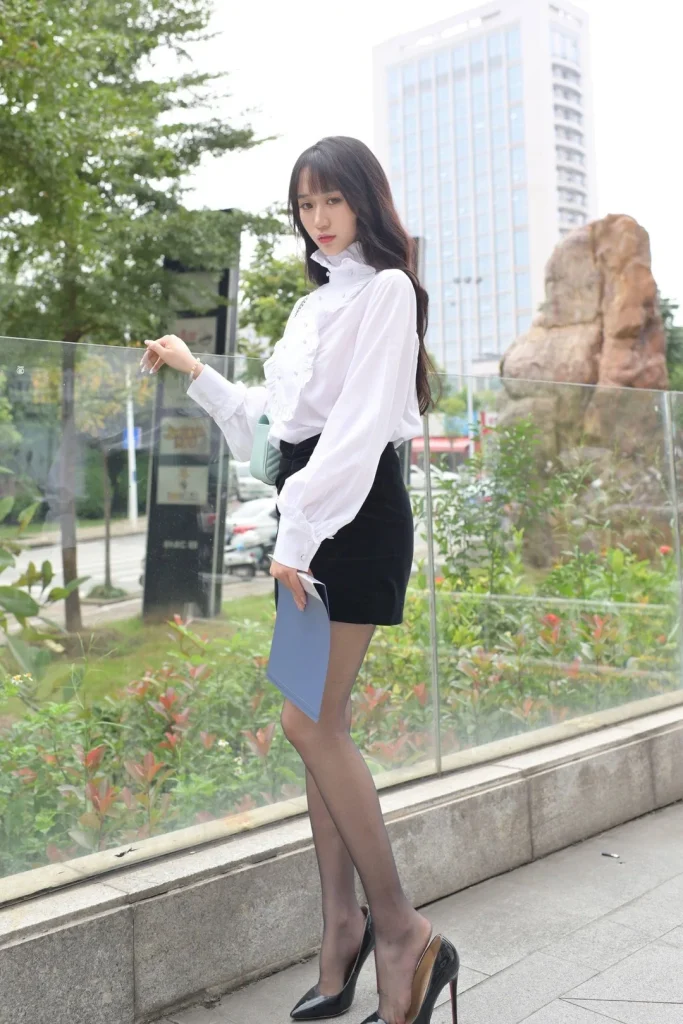 图片[1]-我丝你想美女艺术写真套图完整版合集打包下载40套2570P 3.4GB-密语社