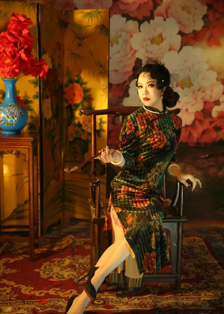 图片[7]-猪仔包9713富婆美女古装艺术写真图集合集打包下载820P 9.28GB-密语社