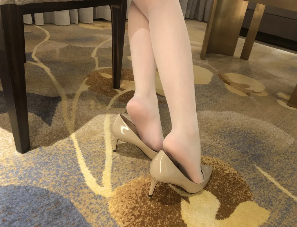 图片[6]-chloe霏霏霏美女丝模艺术写真图集合集打包下载40套 21.8GB-密语社