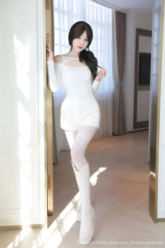 Xiuren秀人网 2025.02.14 NO.9887 桃妖夭-玫瑰图库
