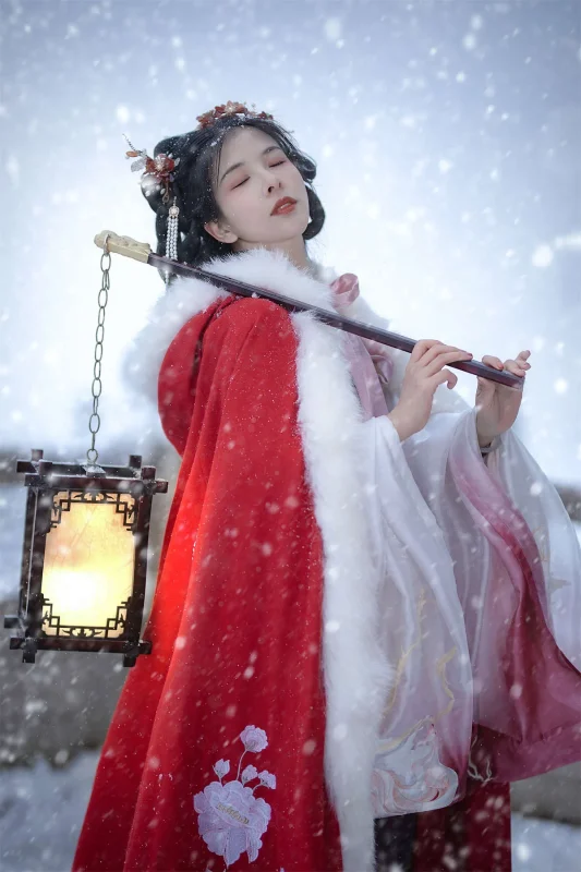 YITUYU艺图语 2025.08.11 天欲雪 Yukin元元-玫瑰图库