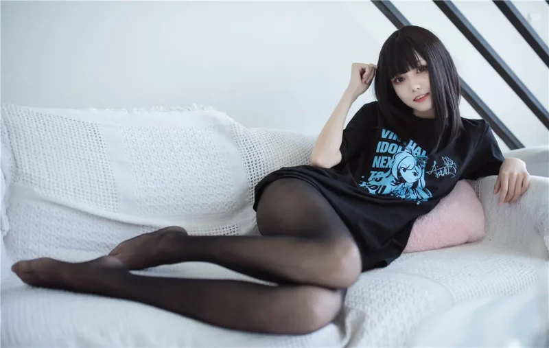 动漫Cos博主-你的负卿No.06 居家私服-玫瑰图库