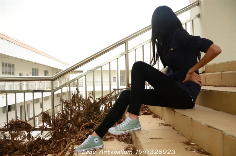 [战前女神] 美腿棉袜女神级摄影套图 022-玫瑰图库