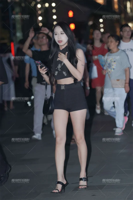 热裤小妹-玫瑰图库