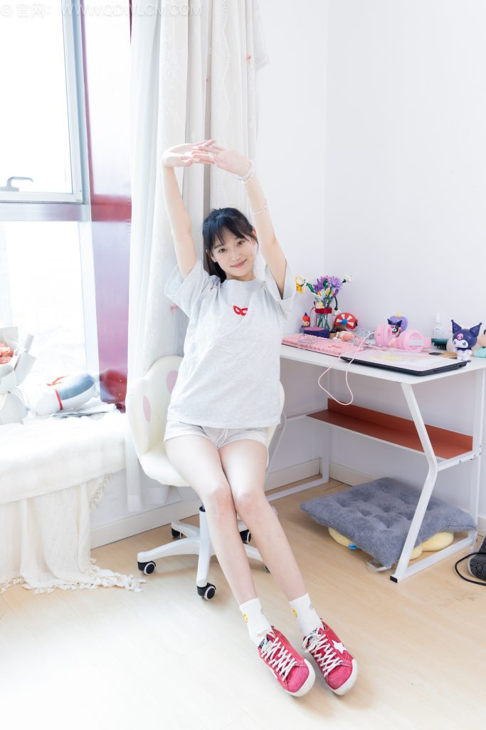 物恋传媒 NO.2680 山奈-帆布鞋、白棉袜（中筒）、裸足 无水印版 [155P-2V-6.7GB]-图屿X