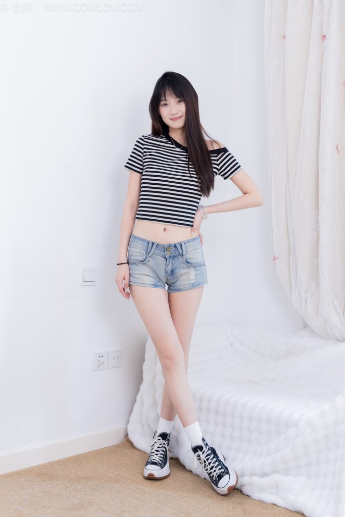 物恋传媒 NO.2687 山奈-帆布鞋、中筒白棉袜（自然穿脏）、裸足 无水印版 [158P-2V-6.7GB]-图屿X