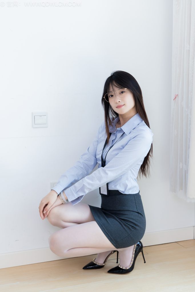 物恋传媒 NO.2792 山奈-高跟鞋、油亮薄白丝（脚尖透明款）、ol制服 无水印版 [171P-2V-7.3GB]-图屿X